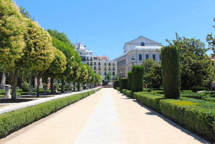 Visiting Madrid and exploring its beautiful parks 