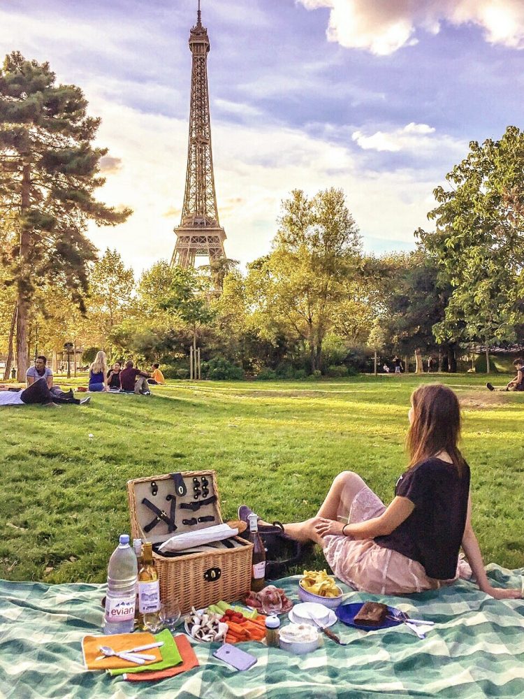 A Parisian picnic is a great way to save money in Paris. 