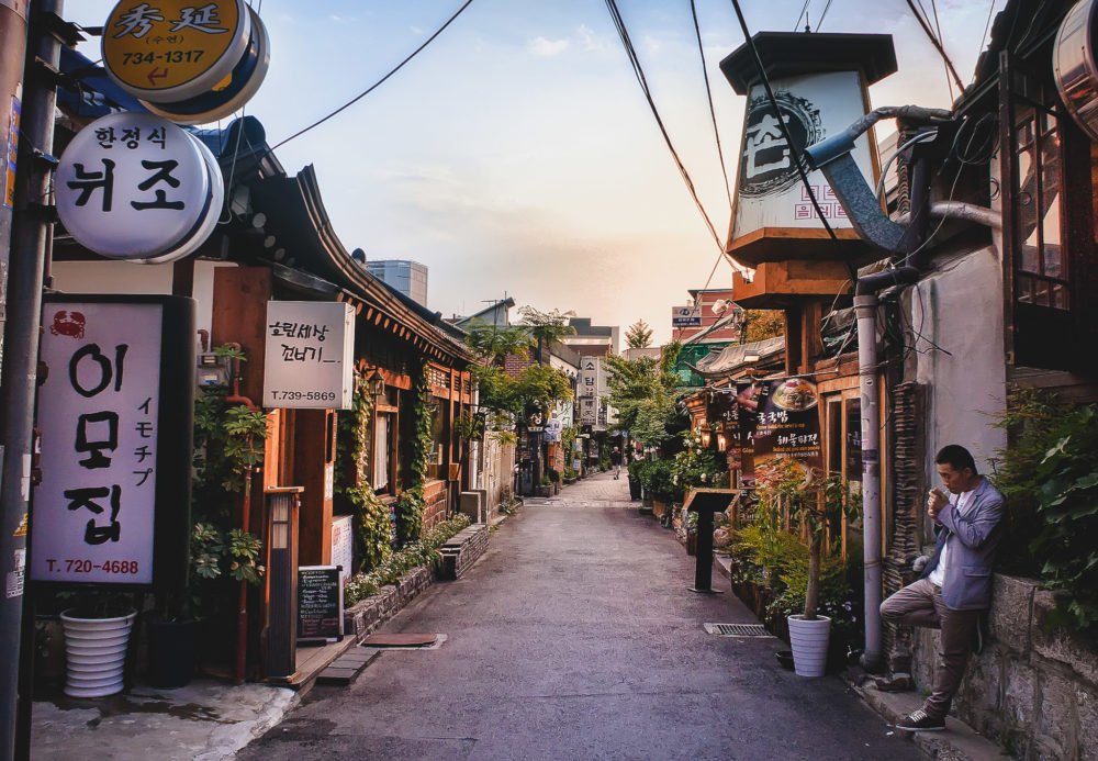 Where To Stay In Seoul: Neighbourhood Guide to Plan Your Trip!