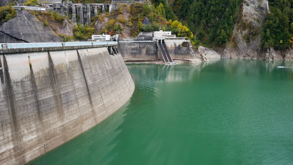 The emerald green waters of Kurobe Dam 