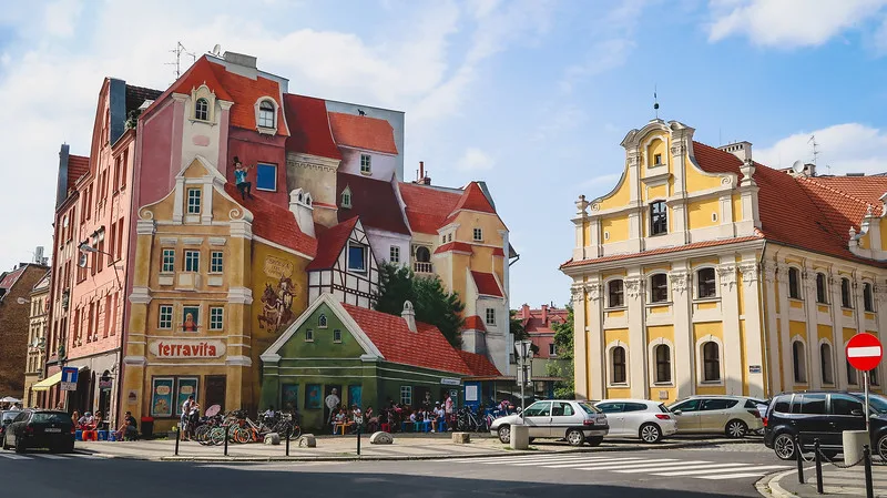 Cool murals on buildings in the neighbourhood of Śródka, Poznan Cool murals on buildings in the neighbourhood of Śródka, Poznan