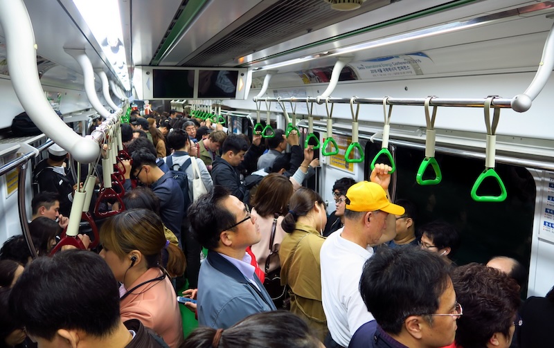 Crazy busy subway scene in Seoul, Korea 