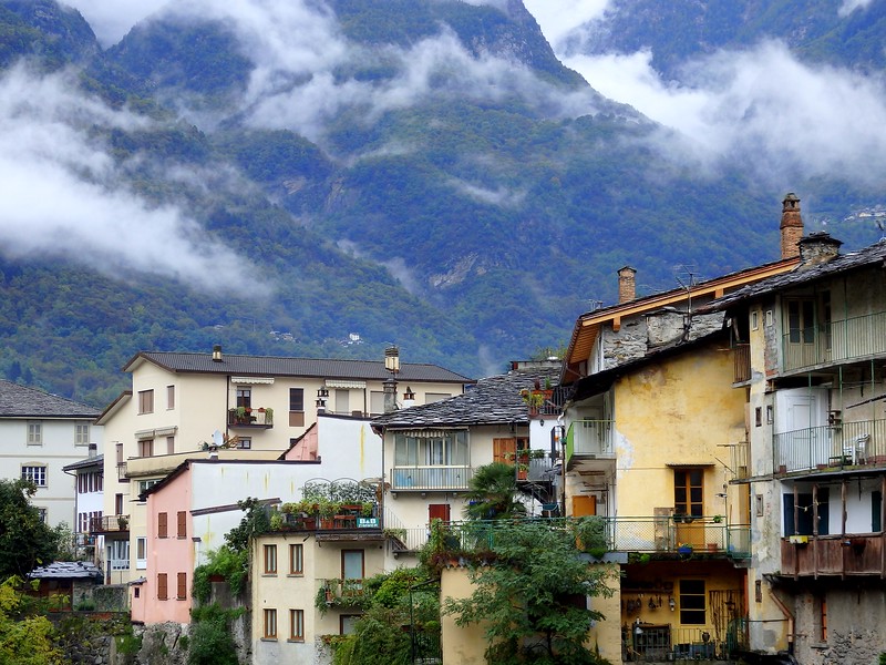 Eating My Way Through Chiavenna’s Bresaola Festival In Italy!