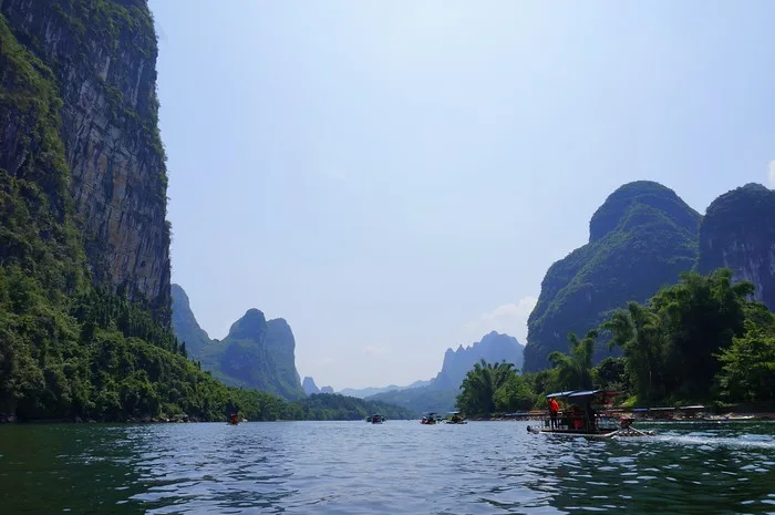 Iconic shot cruising down the Lijiang in China