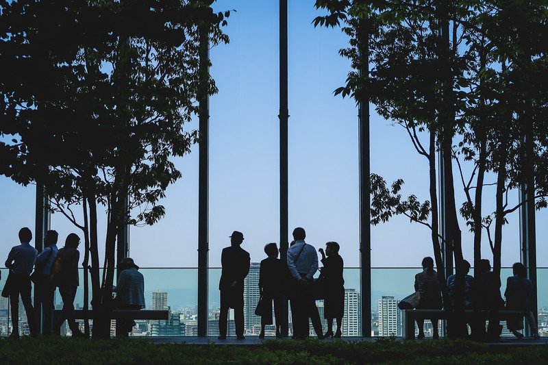 If you want enjoy free views of Osaka you can do so on the 16th floor of the Abeno Harukas Building which also features natural beauty and trees