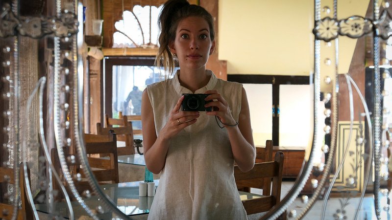 Inside Indique with That Backpacker Audrey Bergner taking photos in the mirror in Jodhpur 