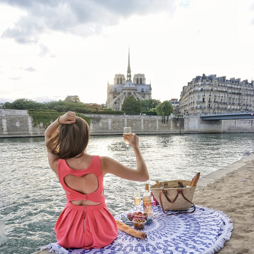 Looking for things to do in Paris? How about having your very own picnic by the Seine. What could be better than that?