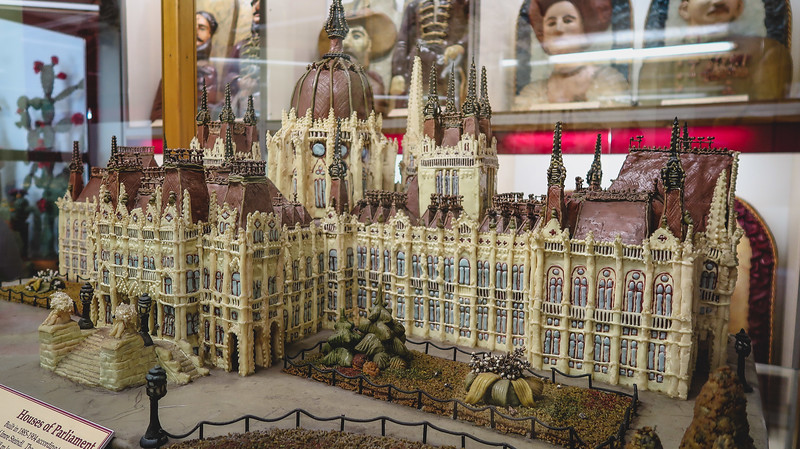 Marzipan chocolate sculpture of the most important architecture in Budapest found in Szentendre Marzipan chocolate sculpture of the most important architecture in Budapest found in Szentendre