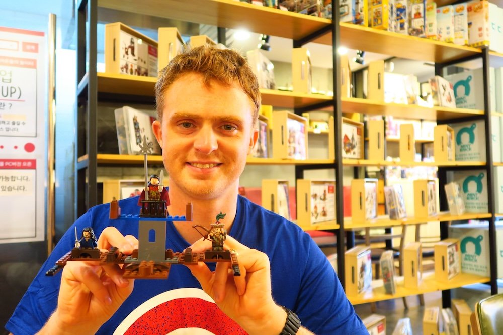 Nomadic Samuel having a fun and nerdy time at the Lego Cafe in Seoul, Korea Nomadic Samuel having a fun and nerdy time at the Lego Cafe in Seoul, Korea