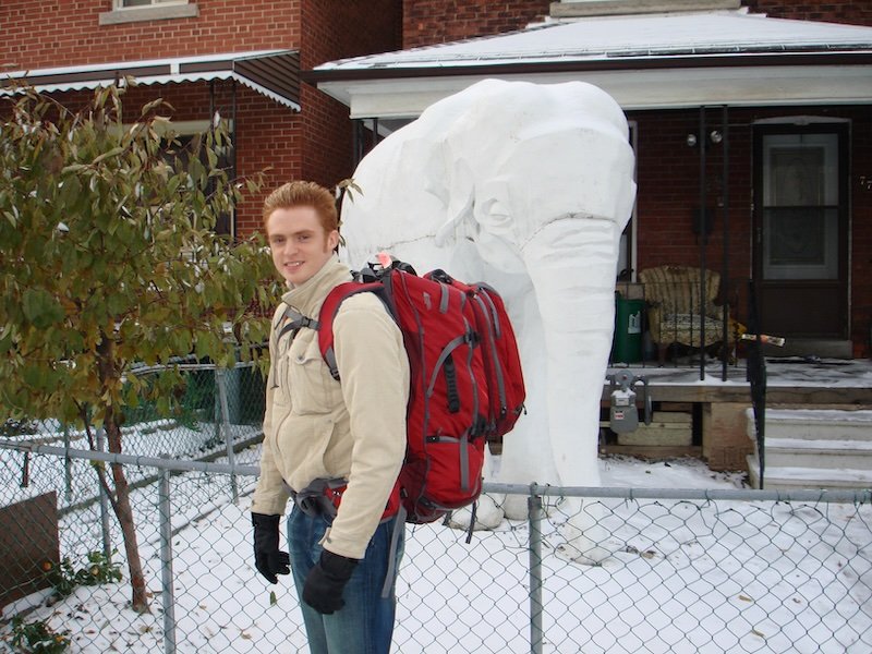 Nomadic Samuel ready to travel abroad and volunteer with his back already on his back! He's ready to go overseas right now! 