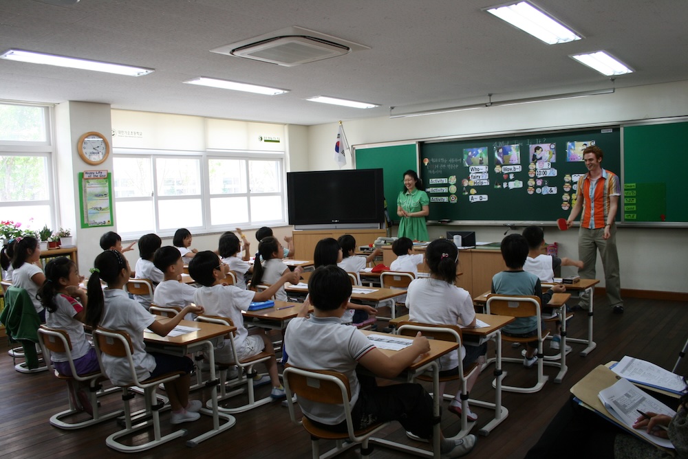 Nomadic Samuel teaching English in South Korea 
