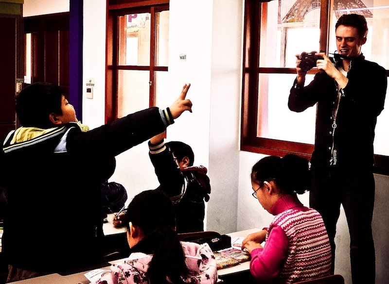 Nomadic Samuel volunteering as a teacher in South Korea 