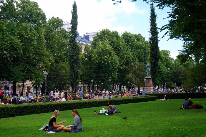 Picnic at Esplanade Park - one of the best things to do in Helsinki in summer to enjoy a relaxing green escape and tasty bites Picnic at Esplanade Park - one of the best things to do in Helsinki in summer to enjoy a relaxing green escape and tasty bites