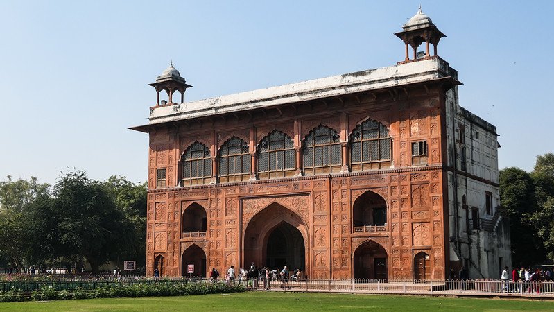 Historic Lahori Gate at the Red Fort in Delhi, India, showcasing Mughal architecture with intricate red sandstone carvings