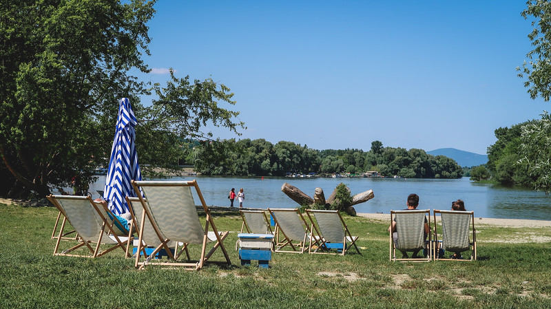 Relaxing chairs to take in the riverside charms of Szentendre Relaxing chairs to take in the riverside charms of Szentendre