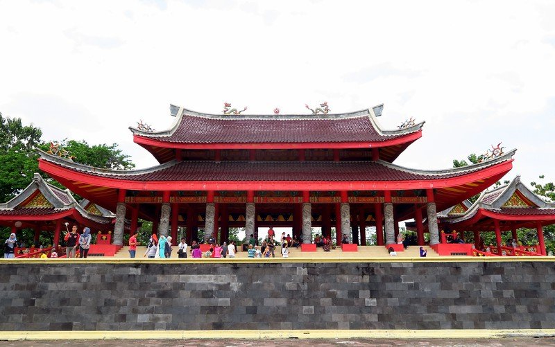 Sam Poo Kong Temple in Semarang, Indonesia is a major landmark and attraction worthy checking out 