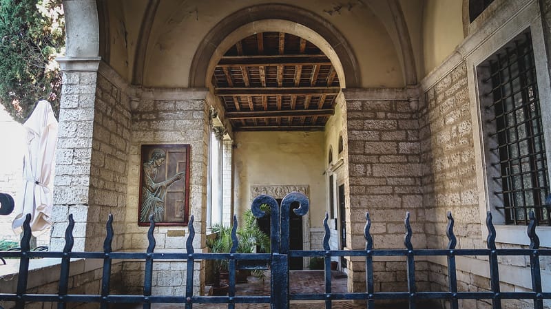 Sightseeing around Pula and enjoying the architecture in all of its splendid forms