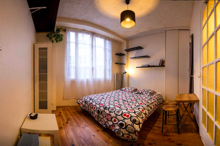 Small AirBnB studio in Paris 