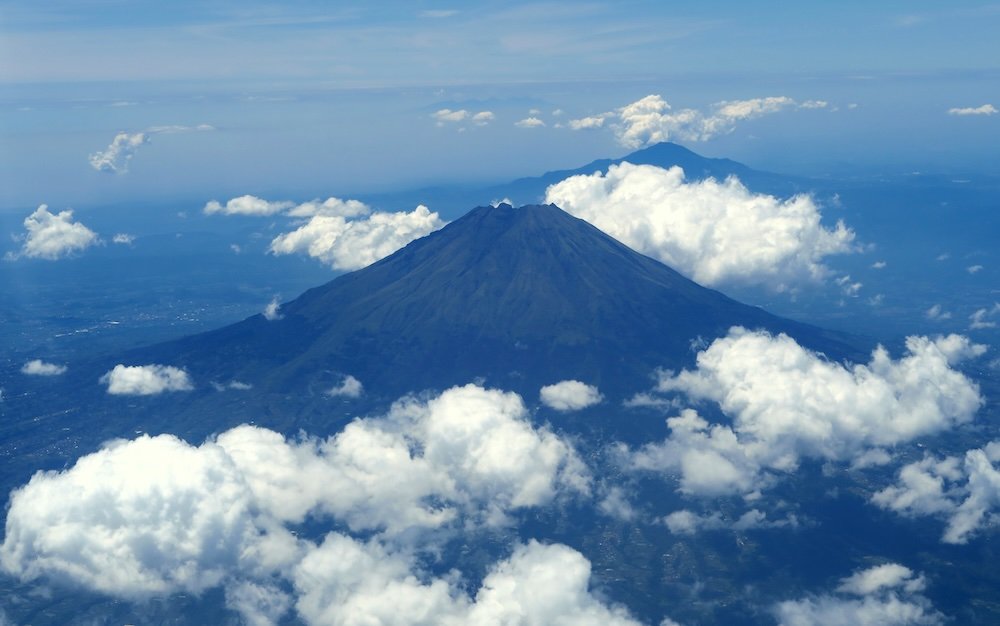 Stunning volcano views on a flight to Indonesia 