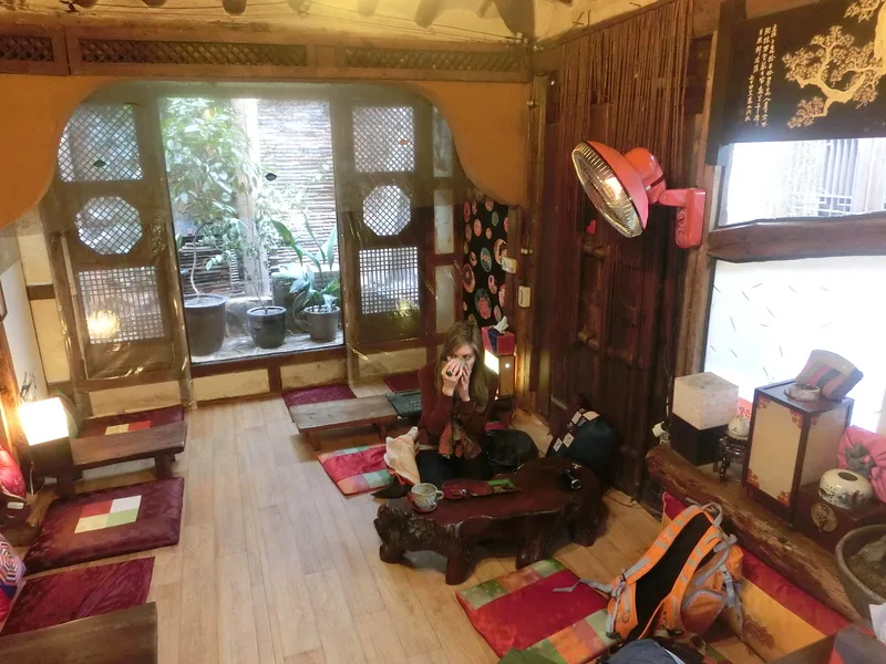 That Backpacker Audrey Bergner enjoying the inside of the Shin Old Tea House in Insadong 신옛찻집 whilst sipping on tea