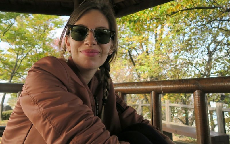 That Backpacker Audrey Bergner happy to be visiting Namsan in autumn 