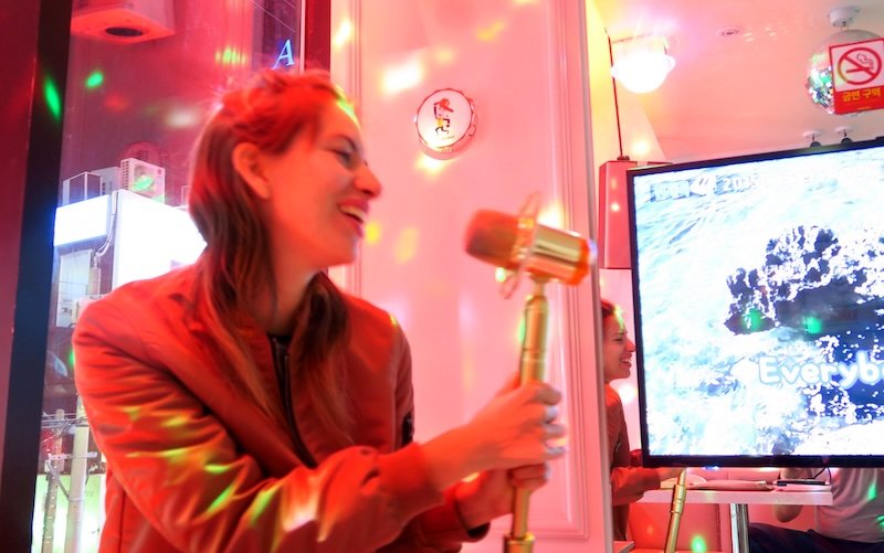 That Backpacker Audrey Bergner noraebang singing in Hongdae, Seoul, Korea 