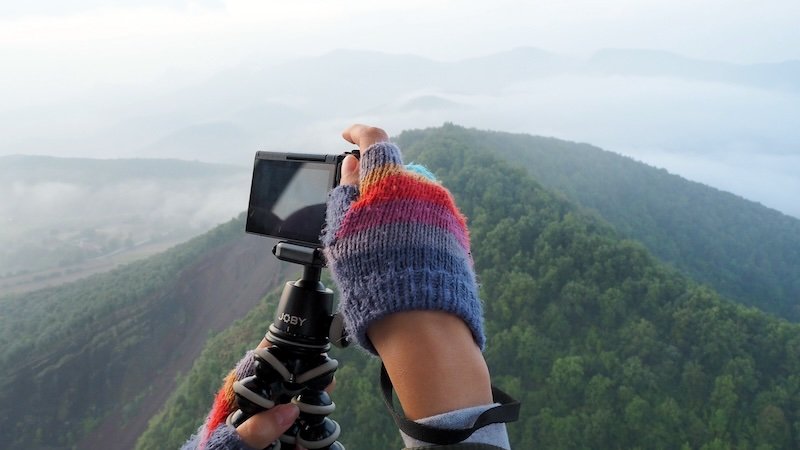 That Backpacker Audrey Bergner taking photos from the hot air balloon in Costa Brava That Backpacker Audrey Bergner taking photos from the hot air balloon in Costa Brava