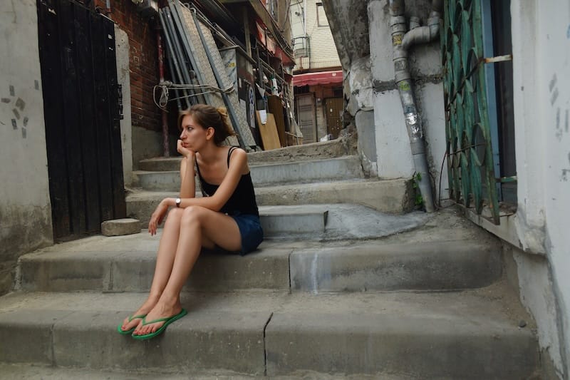 That Backpacker Audrey Bergner wondering what to do after being locked out of her Korean apartment 