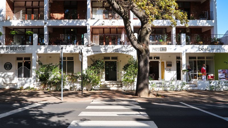 The buildings in Stellenbosch are all painted white which gives the town a unique uniformity in terms of style and color in South Africa