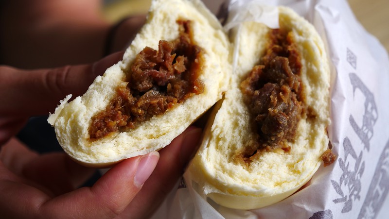 These are steamed buns stuffed with Hida beef, a popular street food in Takayama that is worth trying These are steamed buns stuffed with Hida beef, a popular street food in Takayama that is worth trying