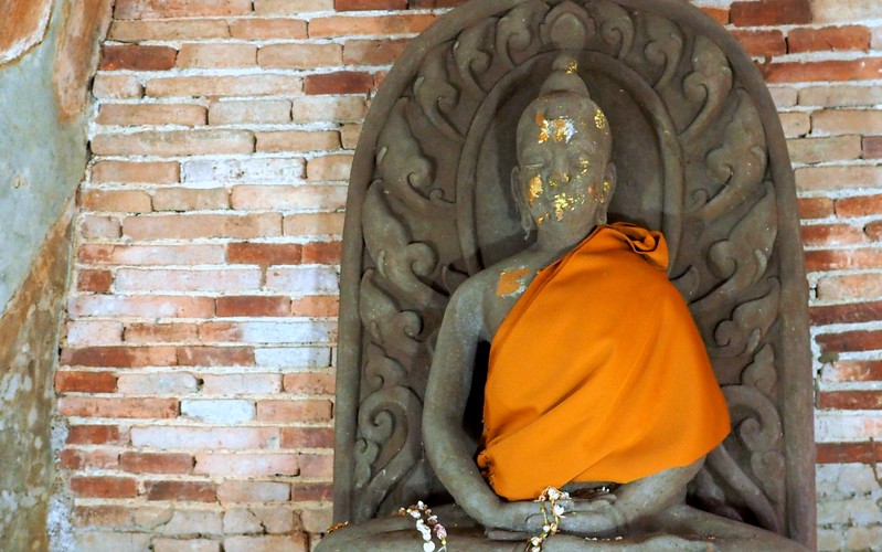 Touring Wat Umong and finding fading charms and glory with crumbling brick walls in Chiang Mai
