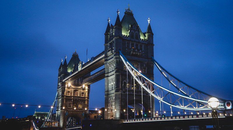24 Hours in London: Amazing Moments in the City Every Hour of the Day!