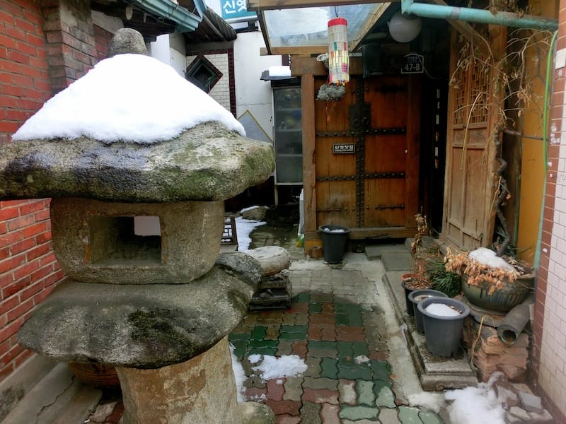 Traditional Korean teahouse on a winter snowy day in Insadong, Korea 