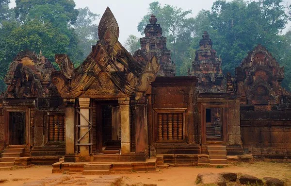 Visiting Banteay Srei early in the morning in Cambodia 