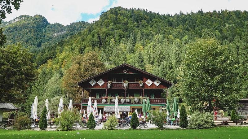 Visiting the Kaiserhaus Gasthof where you can watch Pruegeltorte demonstrations in the Alps of Austria in Tyrol 