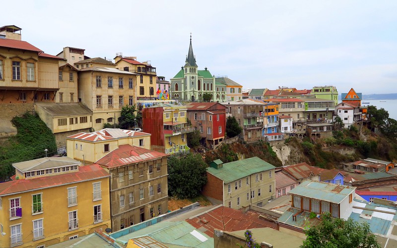 Visiting Valparaiso, Chile with its colourful buildings  and super steep hills