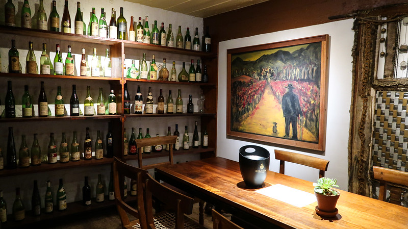Wine tasting at Delheim, Stellenbosch with an intimate setting and impressive collection of wine